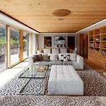 Regent Retreat Rougemont